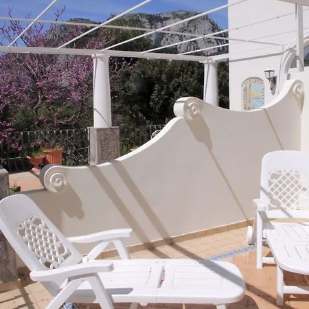 Capri Apartments Apartment