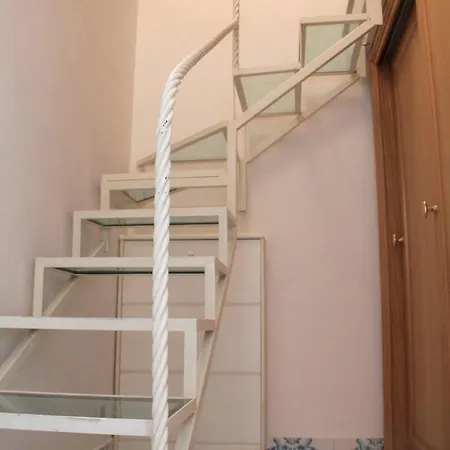Апартаменты Capri Apartments